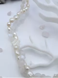 Колье из лунного камня и жемчуга с перламутром