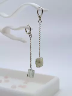 Серьги с пренитом на цепочке