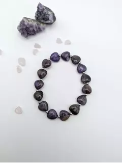 Браслет из аметиста в форме сердца