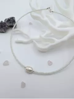 Чокер из чешского бисера с крупной жемчужиной