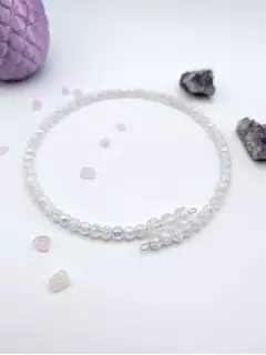 Чокер из сахарного кварца на мемори-проволоке