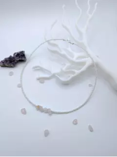 Чокер из чешского бисера и розового кварца