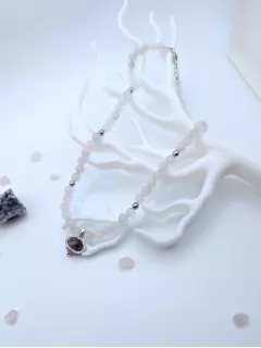 Колье из розового кварца с аметистовой планетой