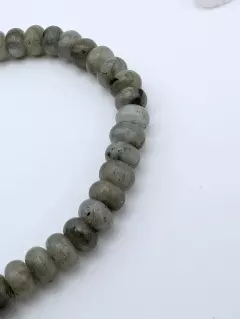 Браслет из лабрадора с подвеской-пером