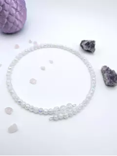 Чокер из сахарного кварца на мемори-проволоке