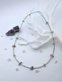 Чокер "Лепестки" из японского бисера с лабрадором