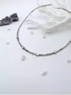 Чокер из лабрадора с кубиками гематина